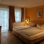 Weingast 3*