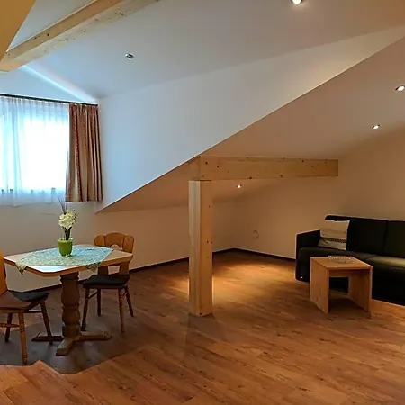 Weingast 3*