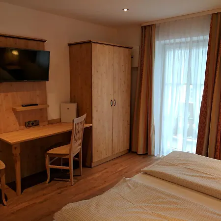 Weingast 3*