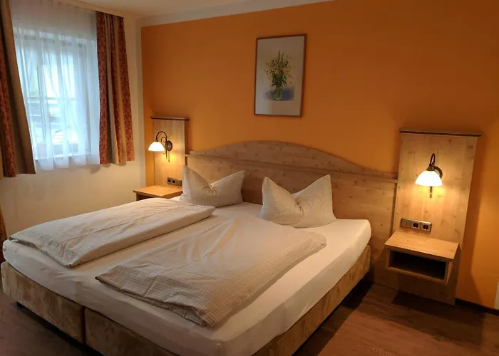 Weingast 3*