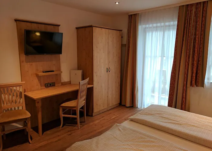 Weingast 3*
